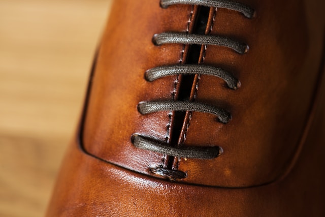 Découvrez les bottines en cuir noir classiques pour un style intemporel et élégant